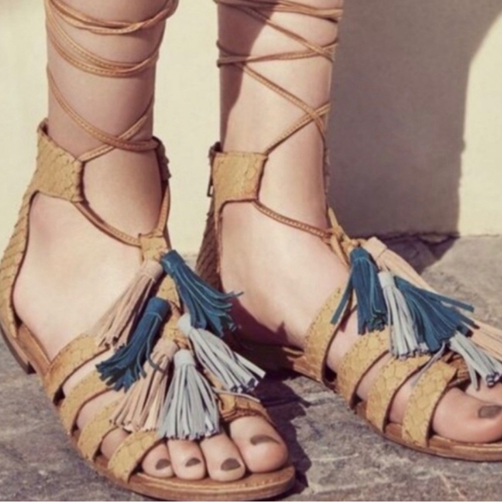 Steve Madden monrowe tassel gladiator sandals size 8.5